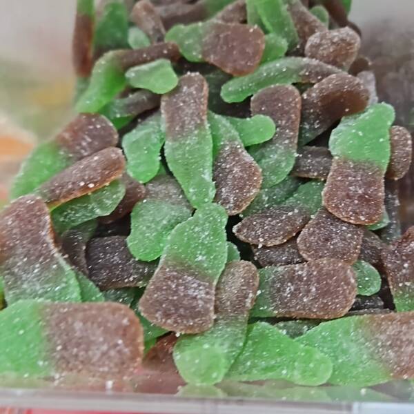 <a href="https://kimycaramels.com/producto/coca-cola-con-azucar-100g/">cocacola-con-azuzar-verde-kimycaramels</a>